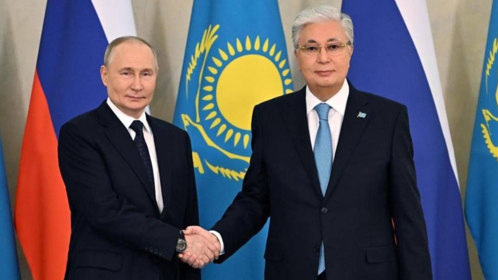 Тоқаев өзінің сұхбатында "Путин" деген сөзді 3 рет, "Ресей" деген сөзді 6 рет айтқан (ФОТО)