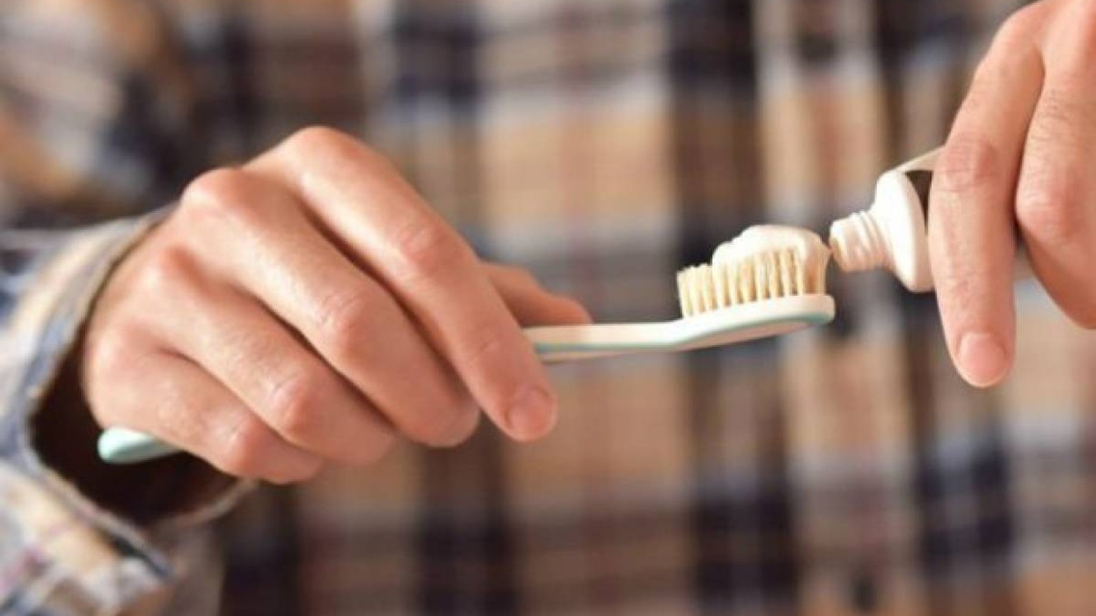 Ораза кезінде тіс пастасымен тіс жууға бола ма? Ораза бұзылып кетпей ме?