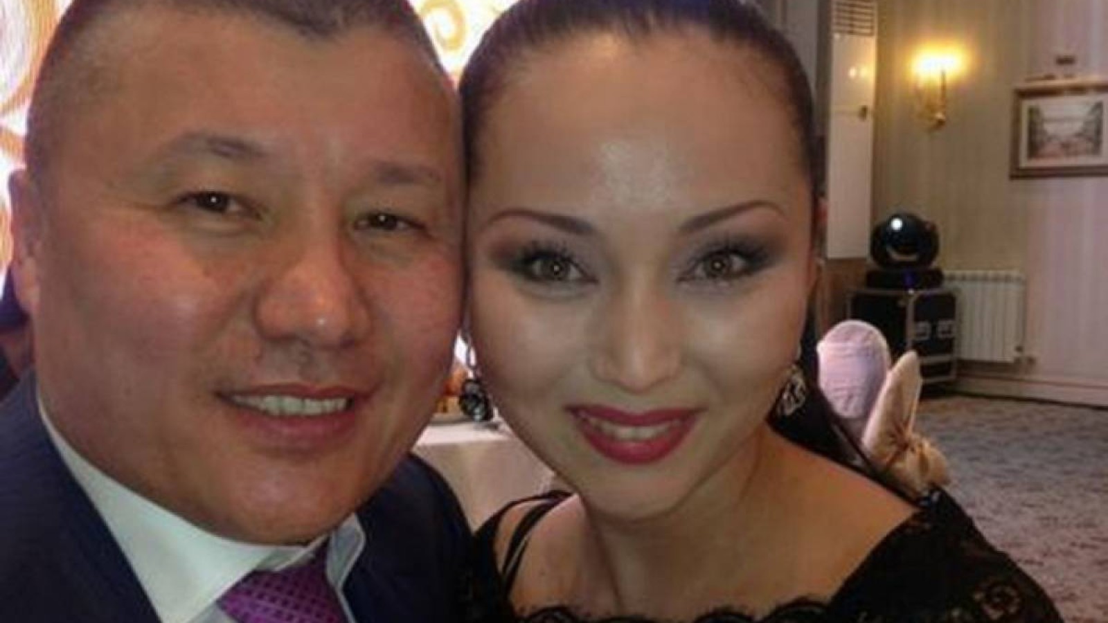 "Бір ұрғаннан кейін киімімді жинап, кетіп қалдым": Баян Алагөзова бірінші күйеуі жайлы сыр шертті