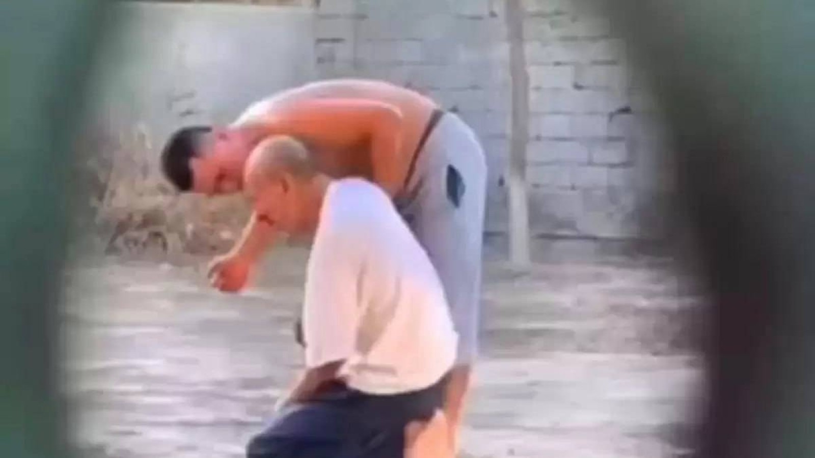 Түркістан облысында әкесін өлімші етіп соққыға жыққан ұлы бес жылға сотталды