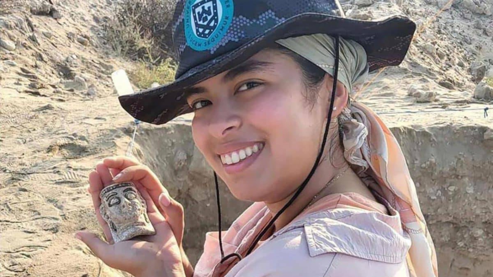 Бахрейнде жасы 3300 жыл болатын сирек кездесетін фаянс маска табылды