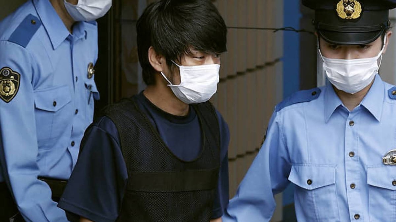 Жапонияның экс-премьері Синдзо Абэні атып өлтірген ер адам өмір бойына сотталды