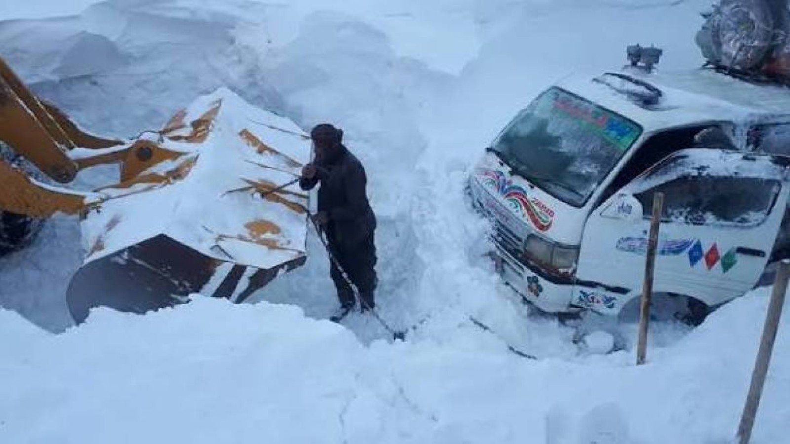 Ауғанстанда қарлы боран салдарынан адамдар қаза табуда