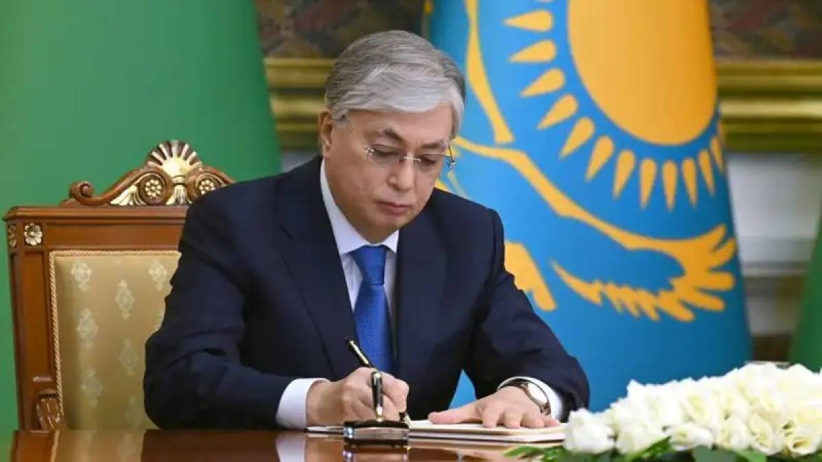 Тоқаев білім саласындағы маңызды заңға қол қойды