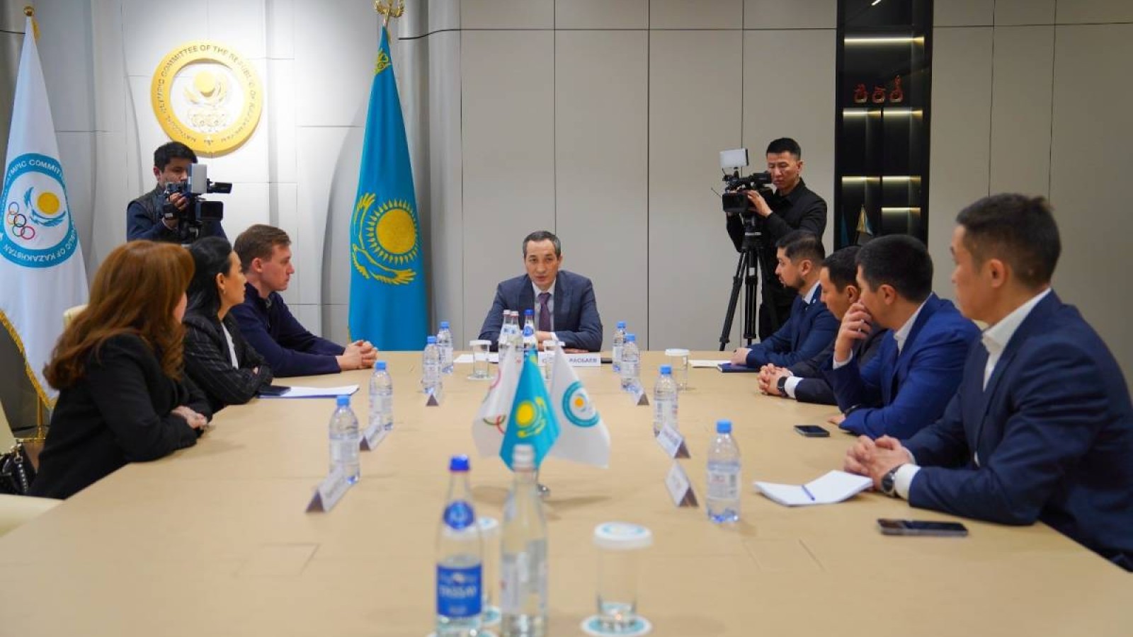 Ұлттық спорт өкілдері жаңа Конституцияны қолдап, реформа бойынша басқосу өткізді