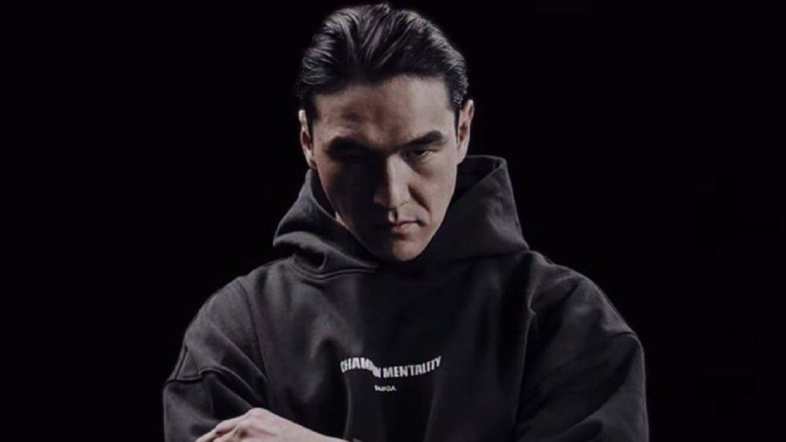 Танымал әзілкеш Нұрлан Сабуров Қазақстаннан кететін болды