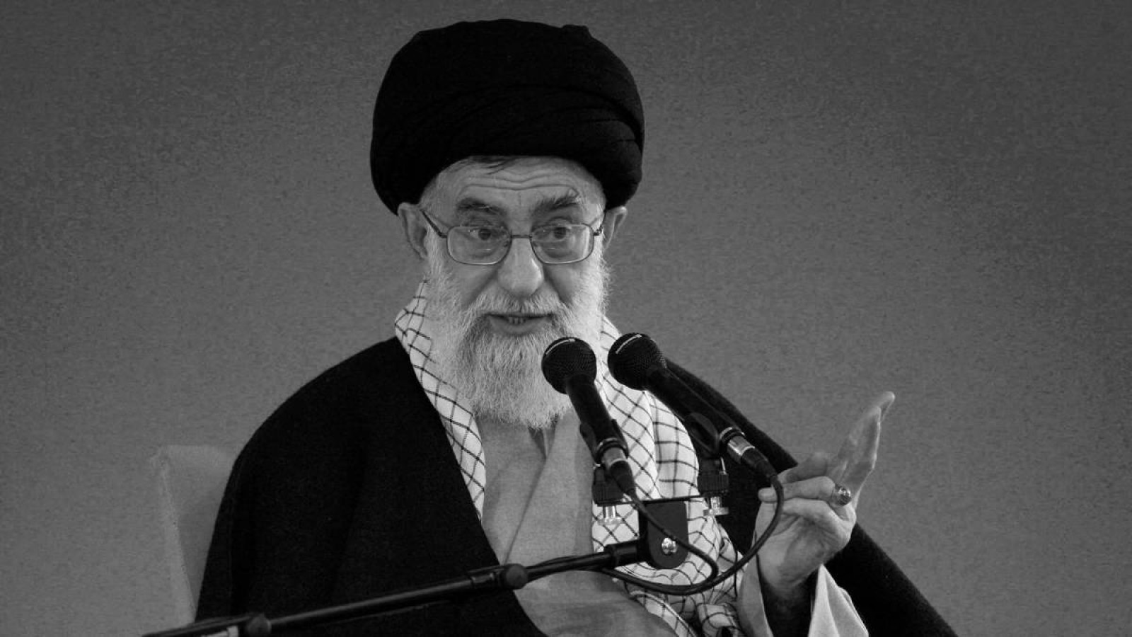 Әли Хаменейдің отбасы қаза тапты: Ирандағы жағдай күрт нашарлады