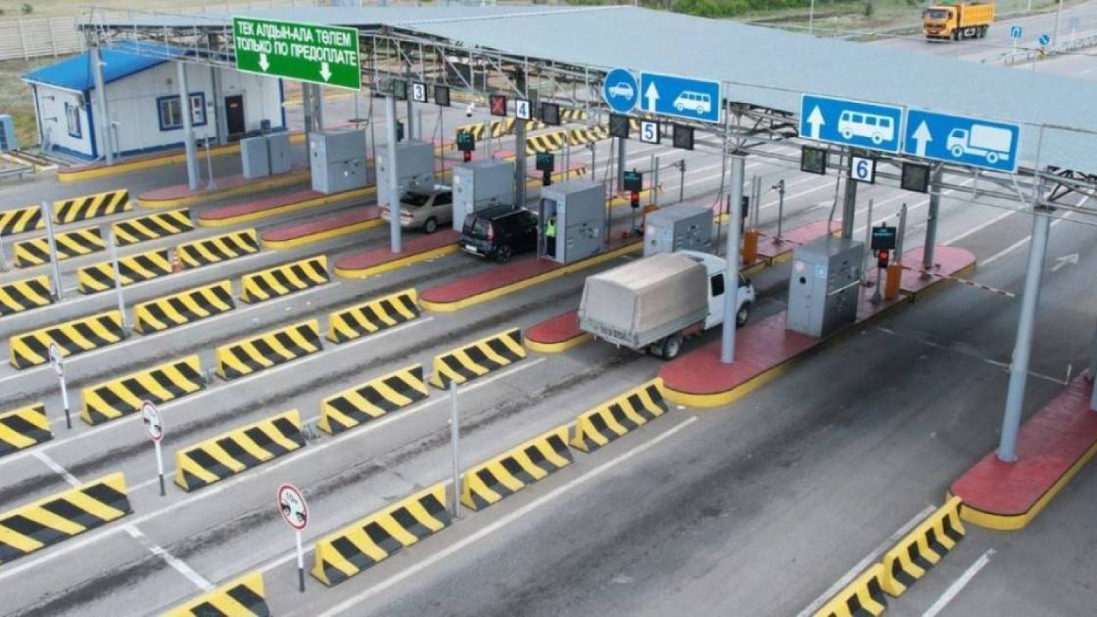 2025 жылы ақылы жолдардан қанша қаражат түскені белгілі болды