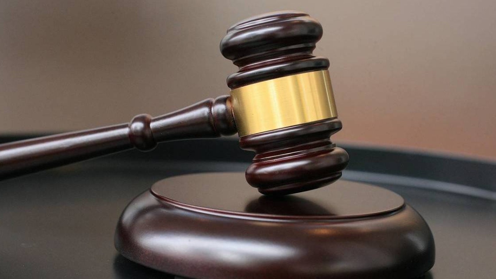 Өскемен әуежайының басшылары ірі көлемде қаражат жымқырғаны үшін сотталды