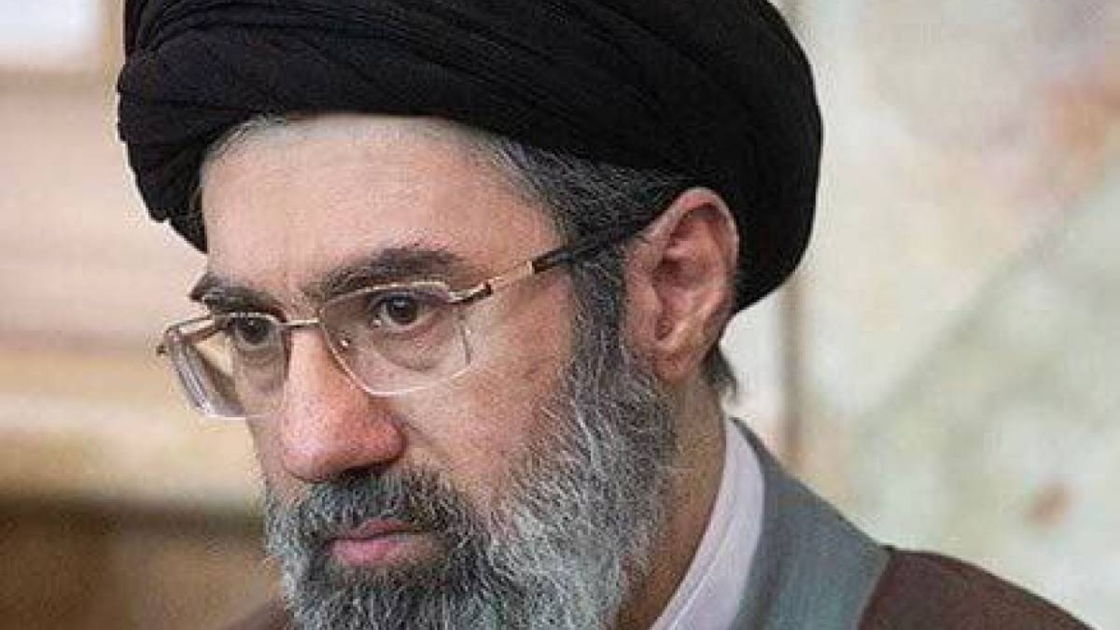 Әли Хаменеидің ұлы Иранның жаңа көшбасшысы болып сайланды