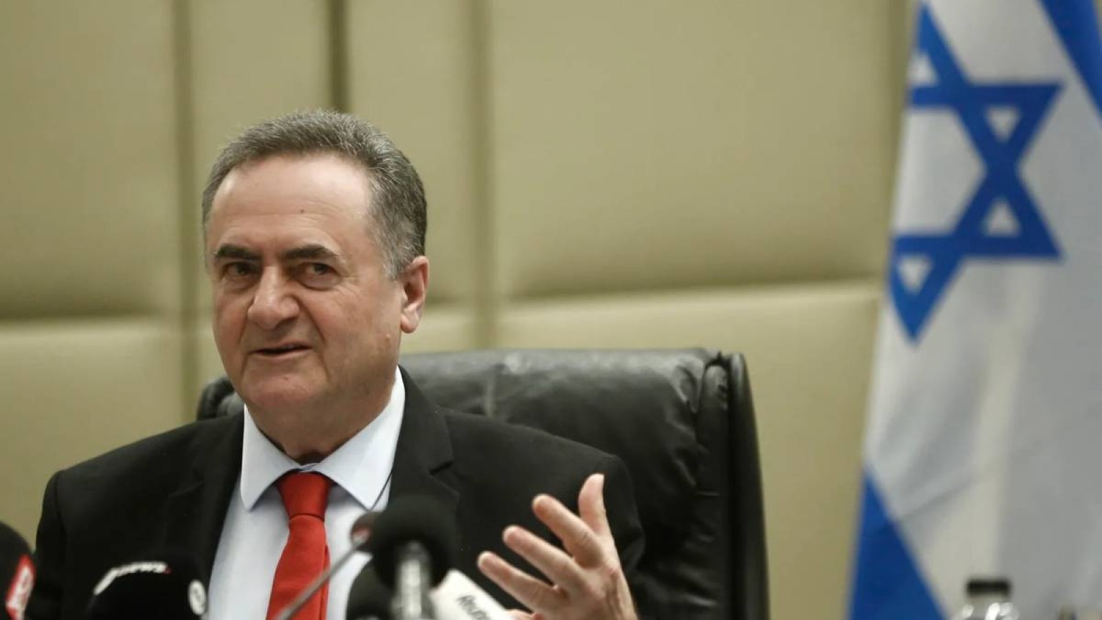 Израильдің қорғаныс министрі Иранның жаңа көшбасшысына сес көрсетті