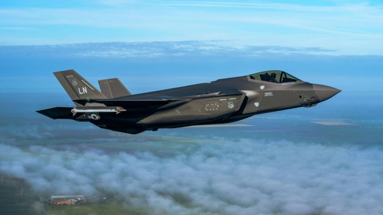 Иран АҚШ-тың әлеуетті F-35 жойғышын атып түсіргенін мәлімдеді – БАҚ