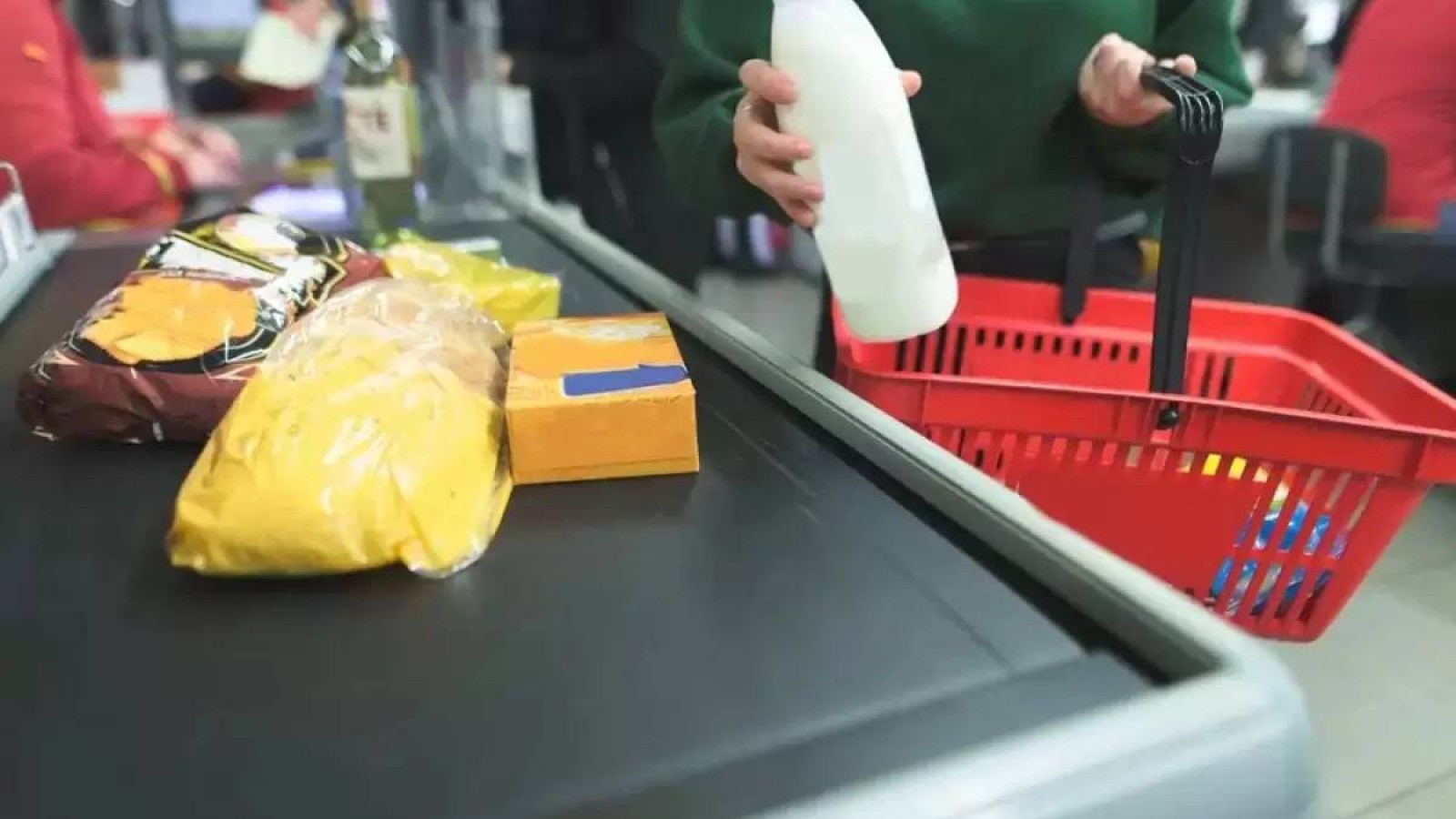 Тараздағы маркетте жарамдылық мерзімі өткен тауарлар табылды