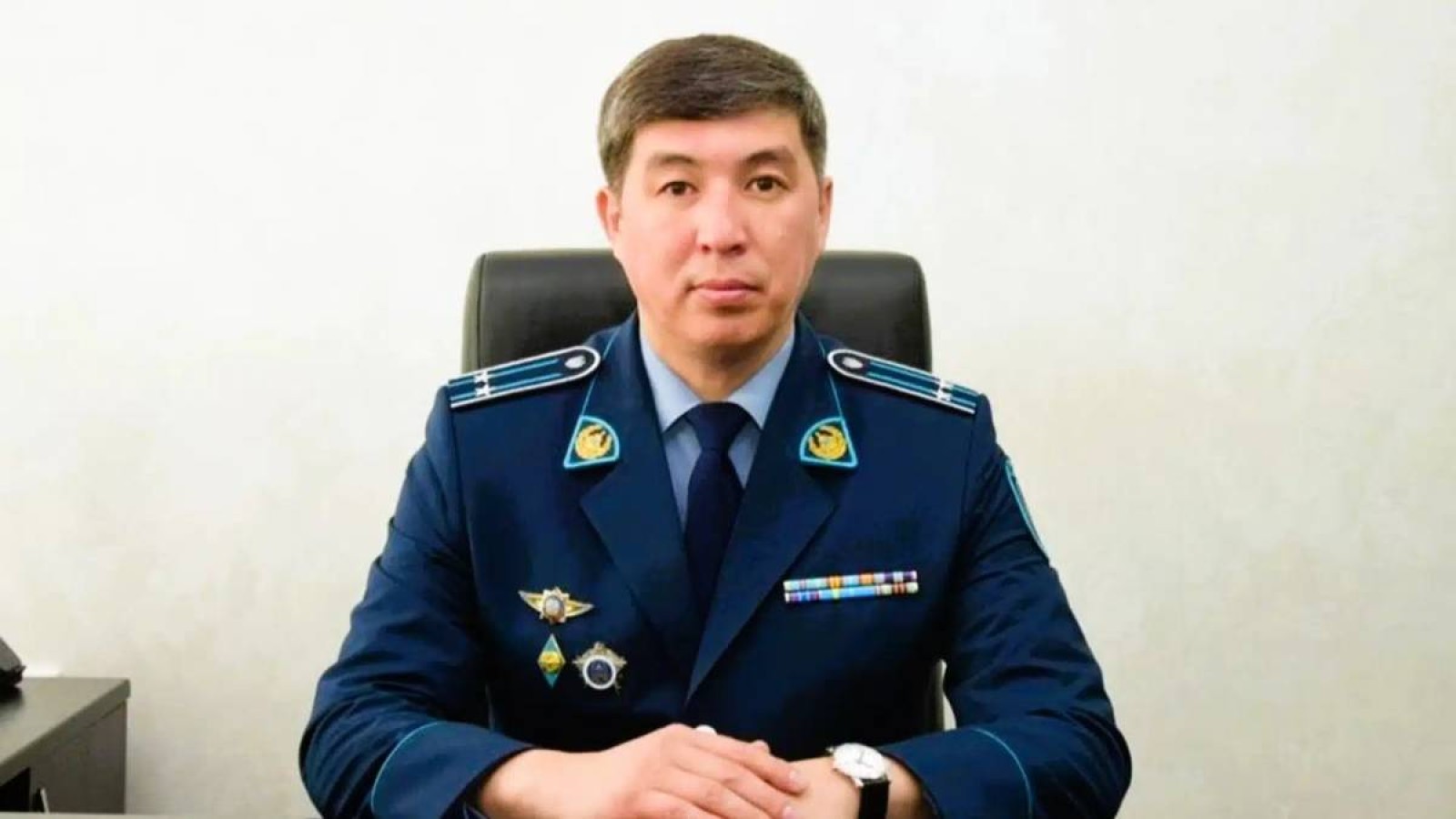 Атырауда экс-полиция басшысы тергеу изоляторына қамалды