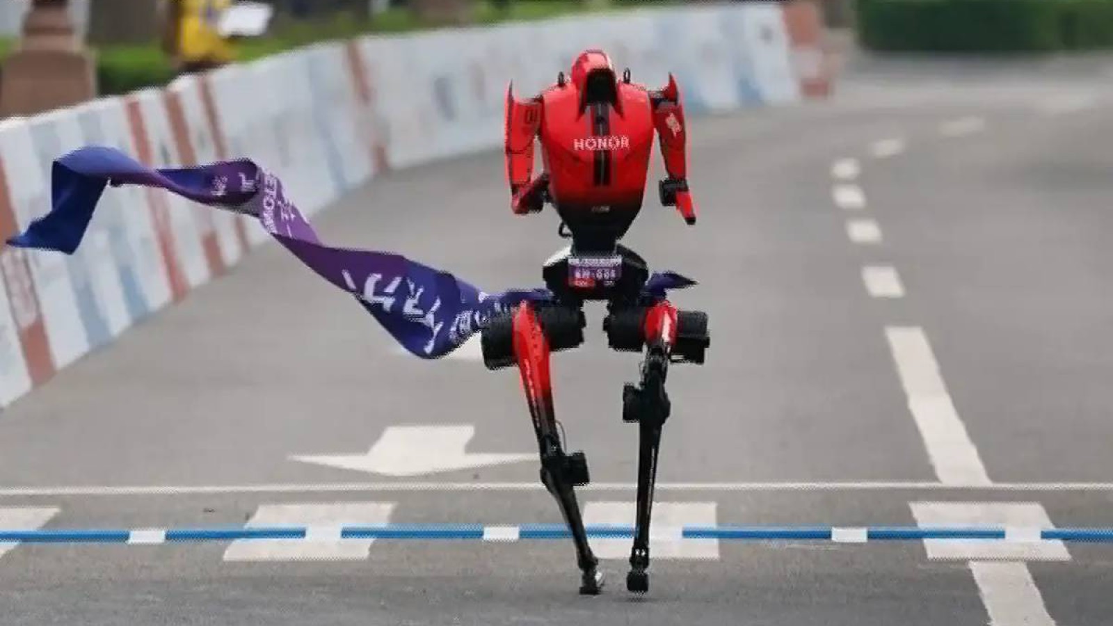 Робот жартылай марафонда адам рекордын жаңартты