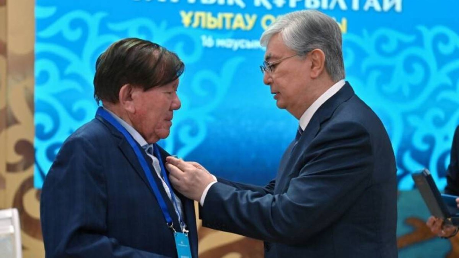 Алматыдағы қоштасу рәсімі: Мәулен Әшімбаев Президент хатын оқыды