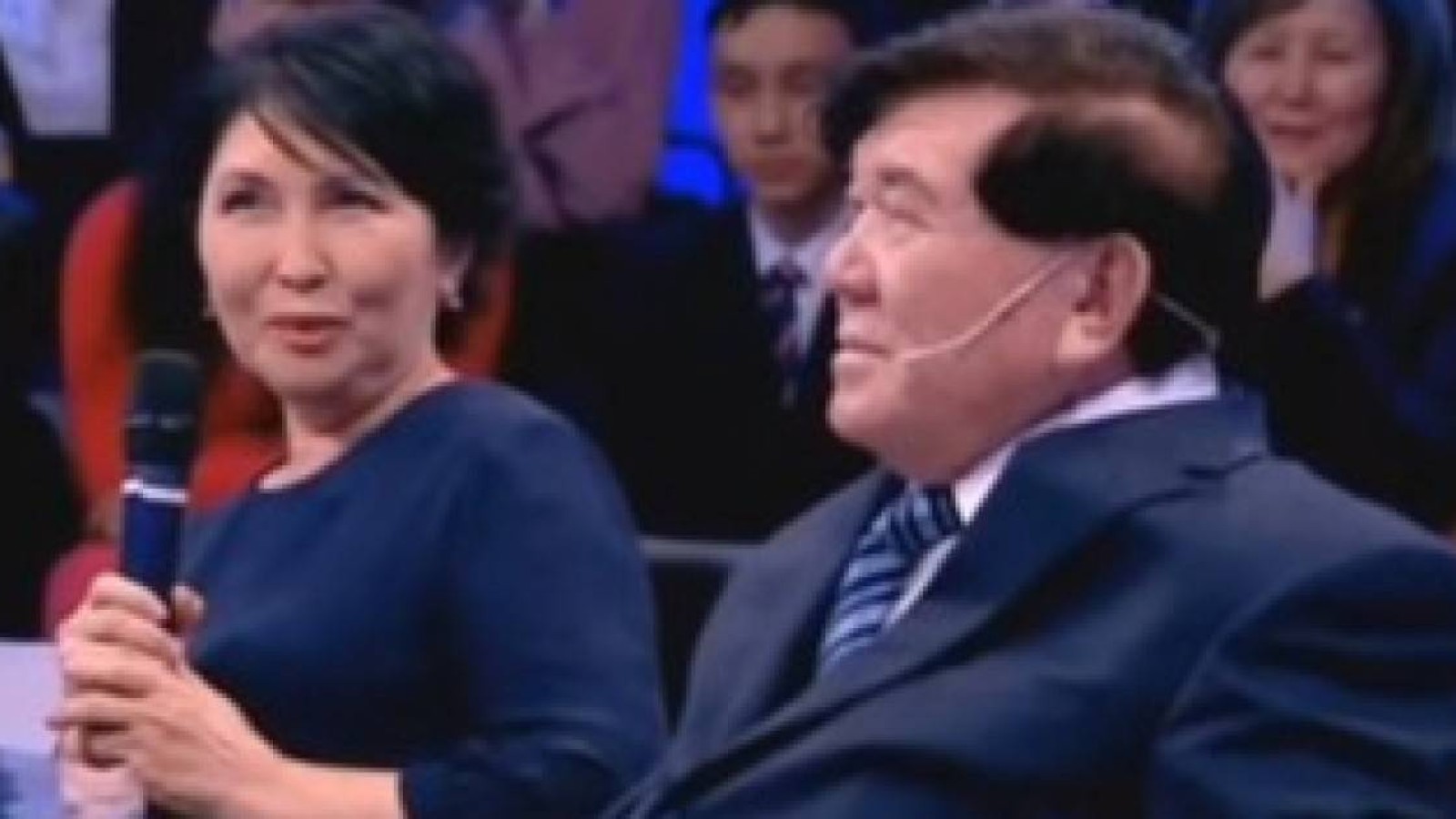 "Құшақтап алыппын": Ханшайым Шаханова ақын Мұхтар Шахановпен алғашқы таныстығын еске алды