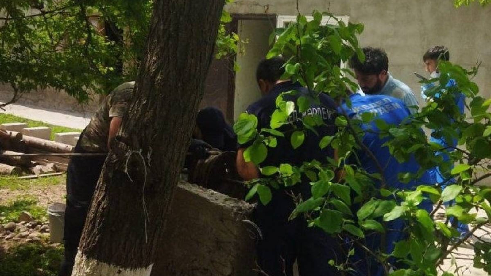 Шымкентте кішкентай қыз 24 метрлік құдыққа құлап кетті