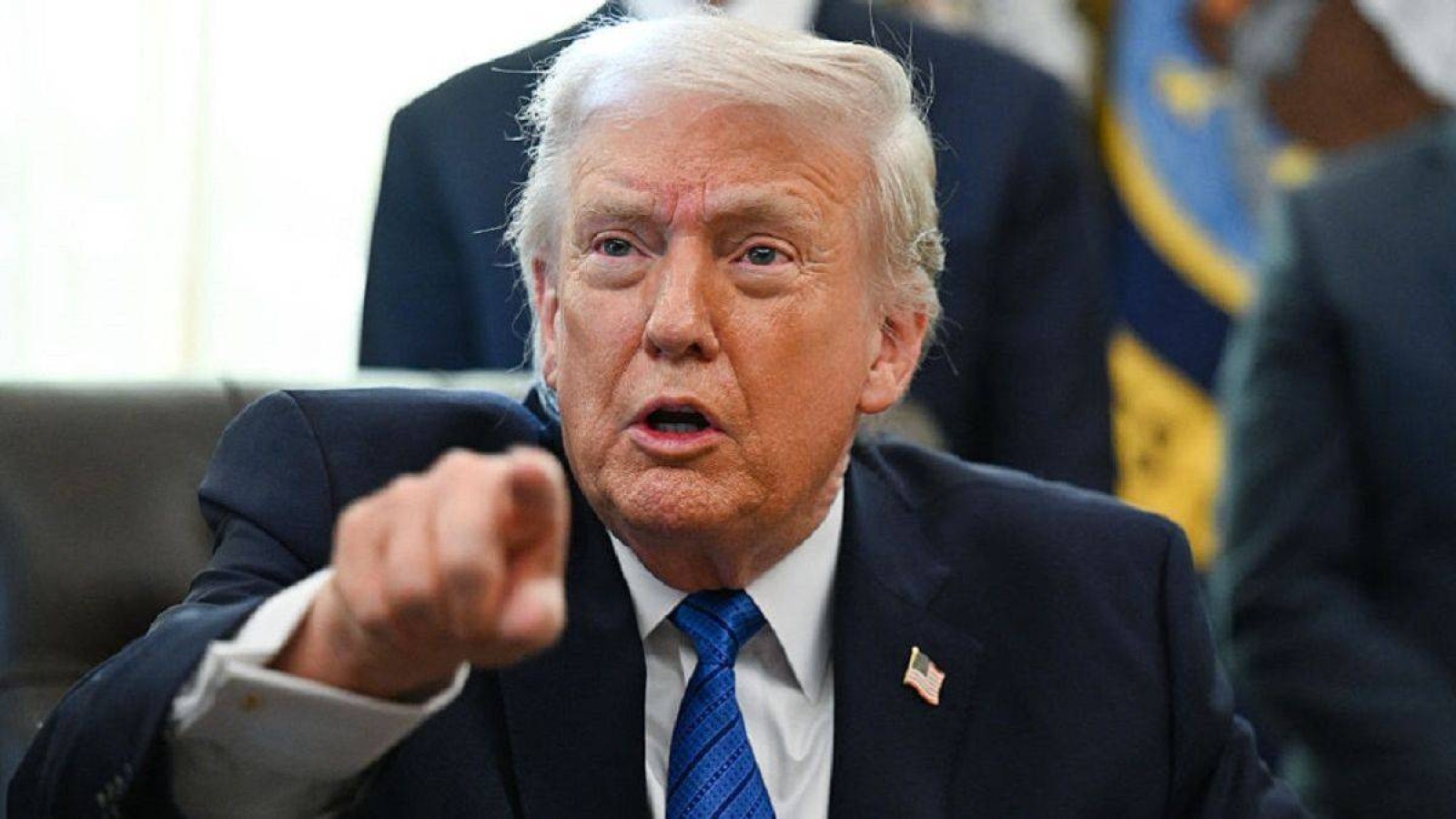 "Үш күн ғана уақыт қалды": Трамп Иранға қатаң ескерту жасады