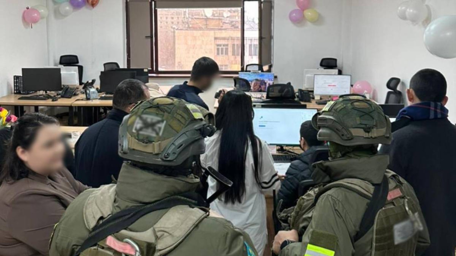 Қазақстандықтардың жеке деректерін сатқан: ҰҚК Алматы мен Астанада ұстау шараларын жүргізді