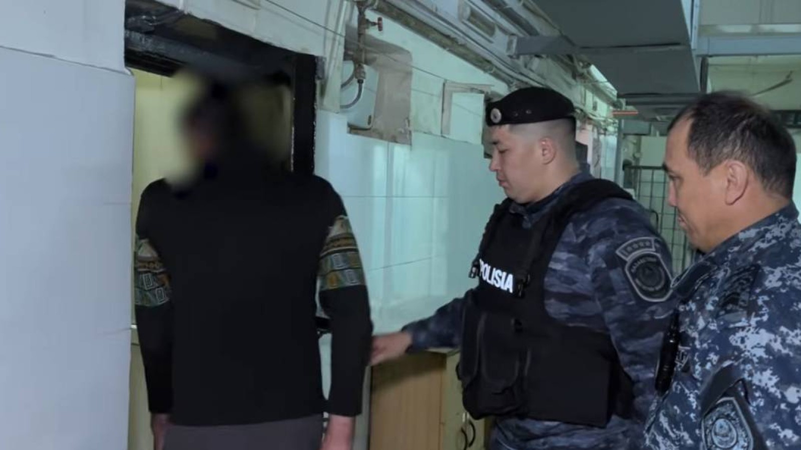 Алматыда 81 жастағы зейнеткерді ұрлап әкетіп, мүлкін иемденбек болғандар ұсталды