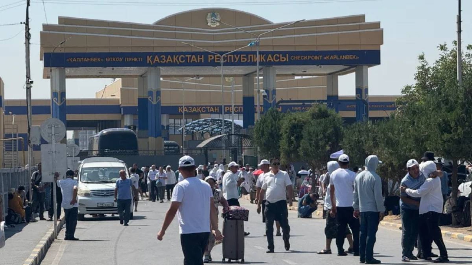 Қазақстан мен Өзбекстан шекарасында адам кептелісі туындады