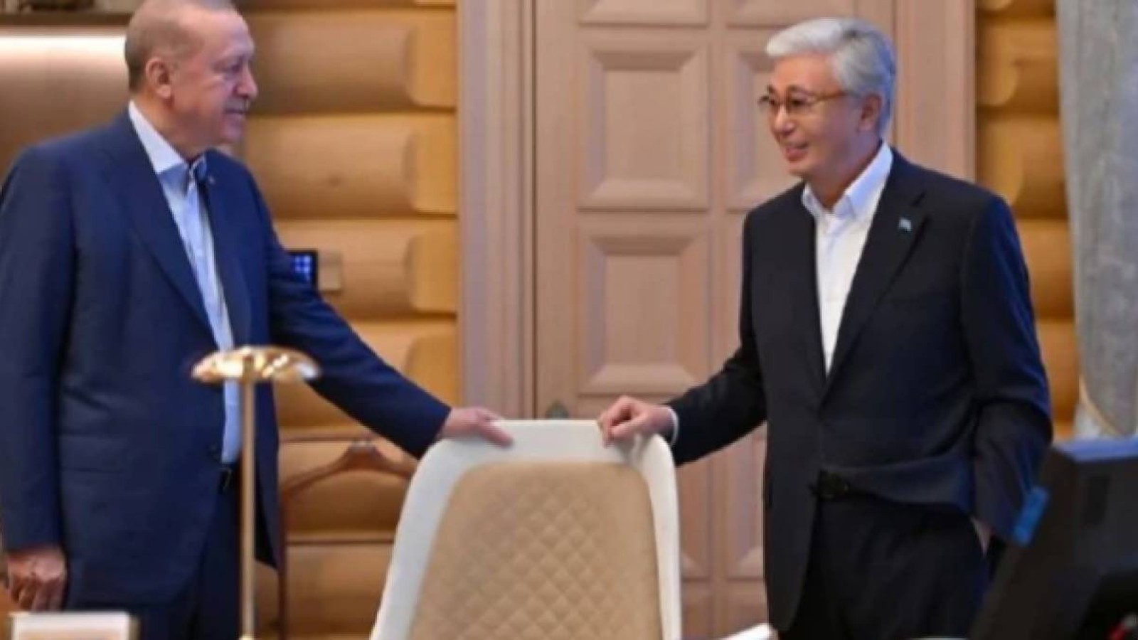 Тоқаев Түркия Президенті Режеп Тайип Ердоғанмен өткен кездесуден фотосурет жариялады