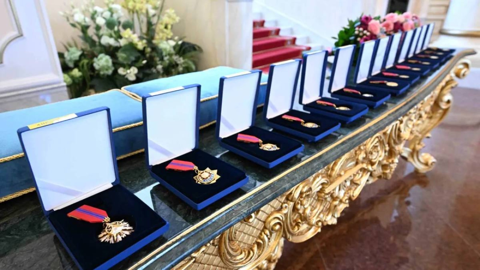Ғылым мен мейірімге құрмет: елімізде жаңа ордендер пайда болады