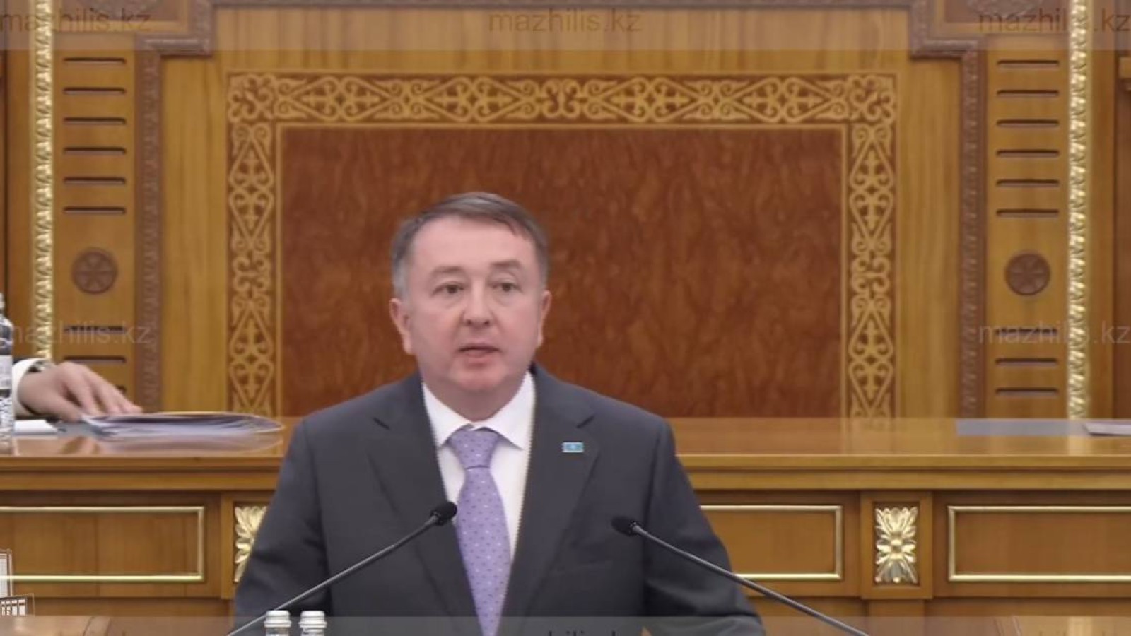 «Халық кеңесі» туралы заң парламентте қаралуда