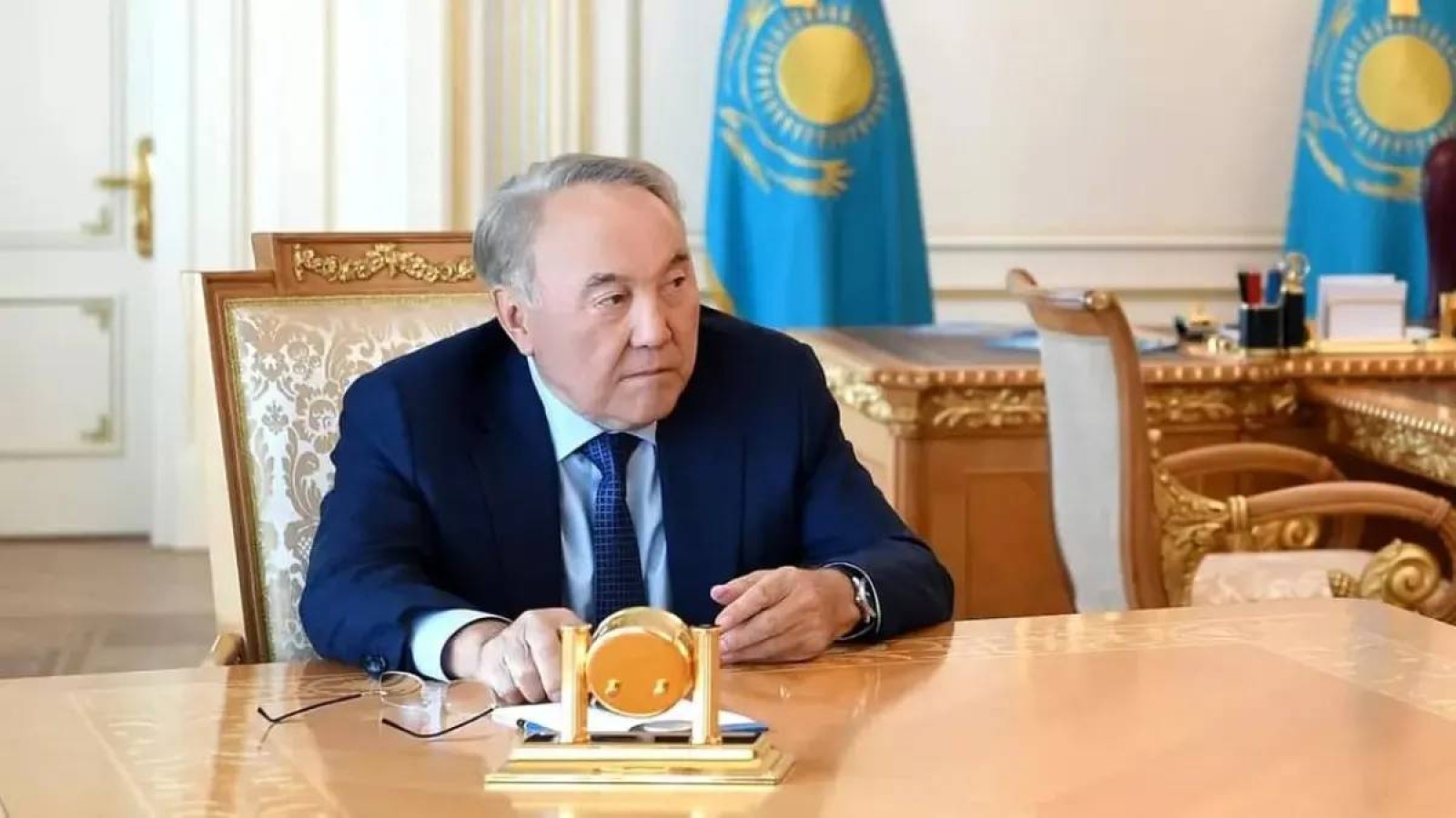 Назарбаевтың саяси серіктері кейін әулетпен қалайша жақындасты?