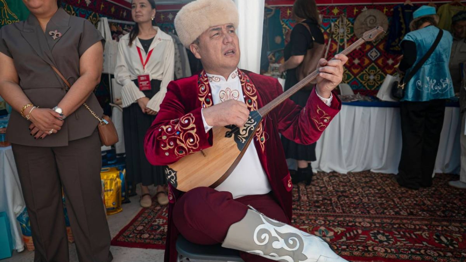 Парижде Еуропа қазақтарының басқосуы өтіп жатыр
