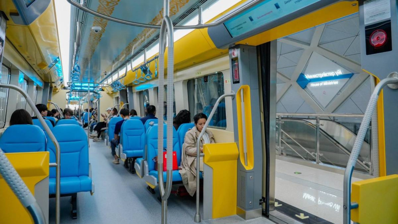 Астанадағы LRT екі аптада 1 миллион жолаушыны тасымалдады