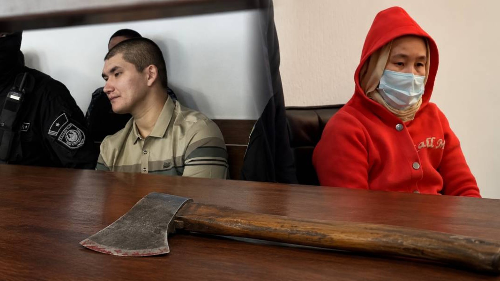 "Қан ізі бар балта қайдан шықты?": Сәрсемәлиев сотында жаңа дерек айтылды