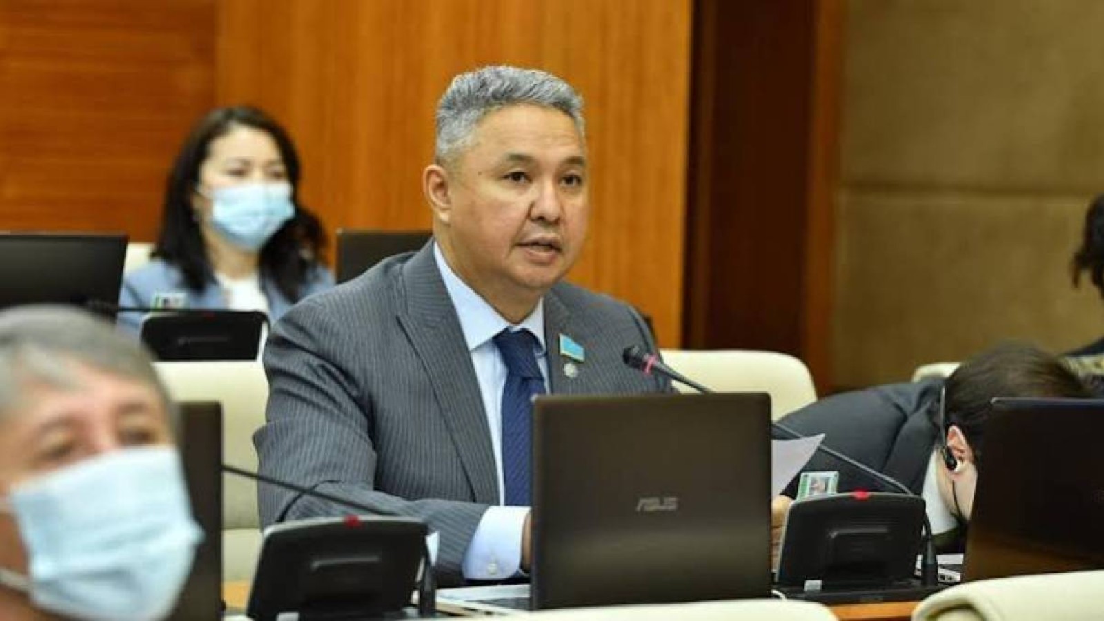 Азат Перуашев "Ақ жол" партиясы төрағалығынан кететінін мәлімдеді