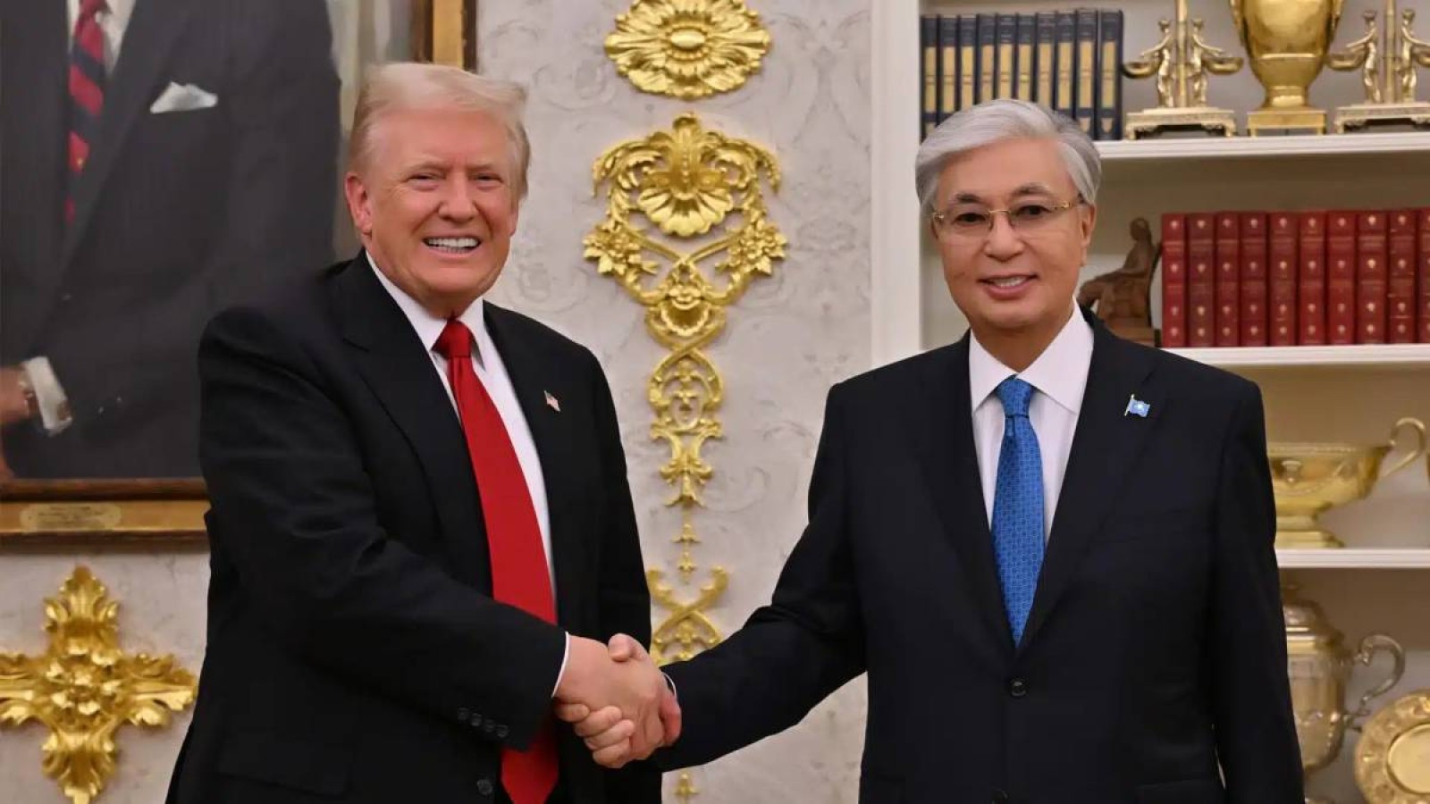 Тоқаев Дональд Трампты туған күнімен құттықтады