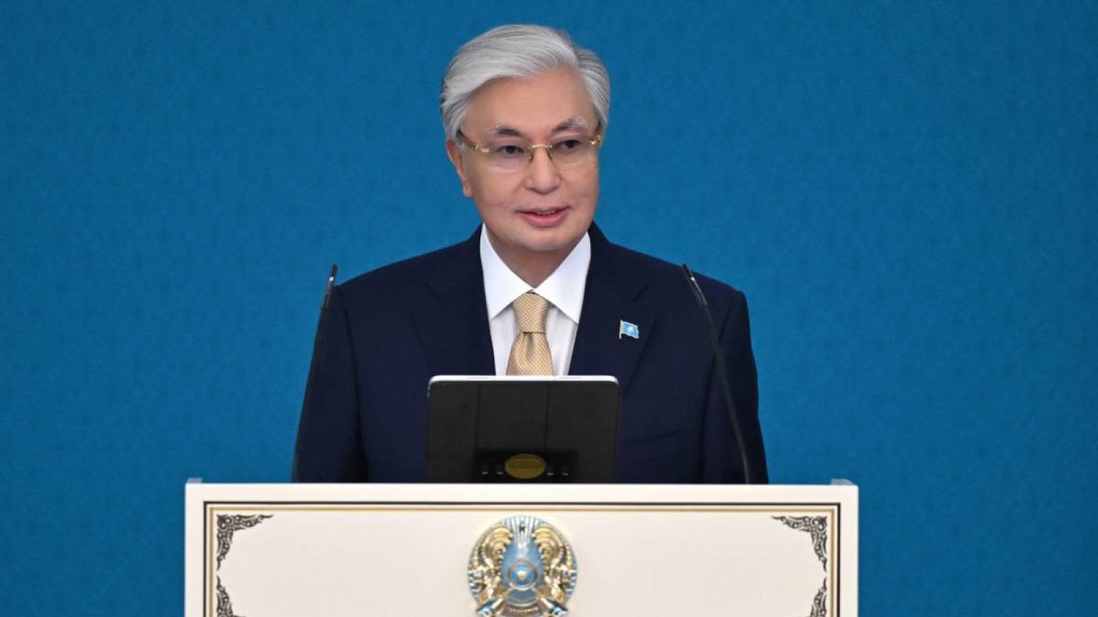 Президент медицина қызметкерлерін кәсіби мерекемен құттықтады