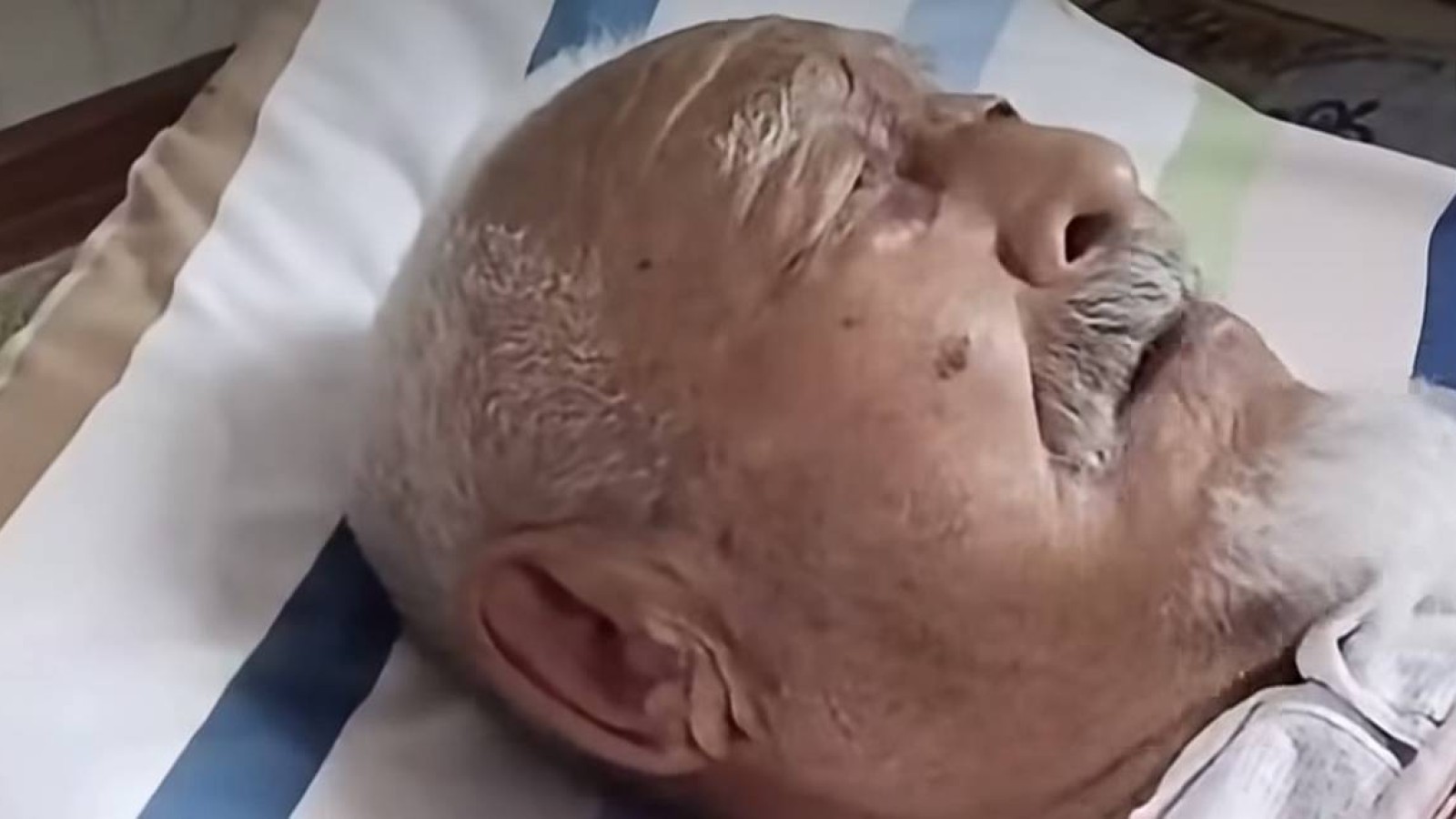 Атырау облысында ер адам әкесіне күш көрсеткен (ВИДЕО)