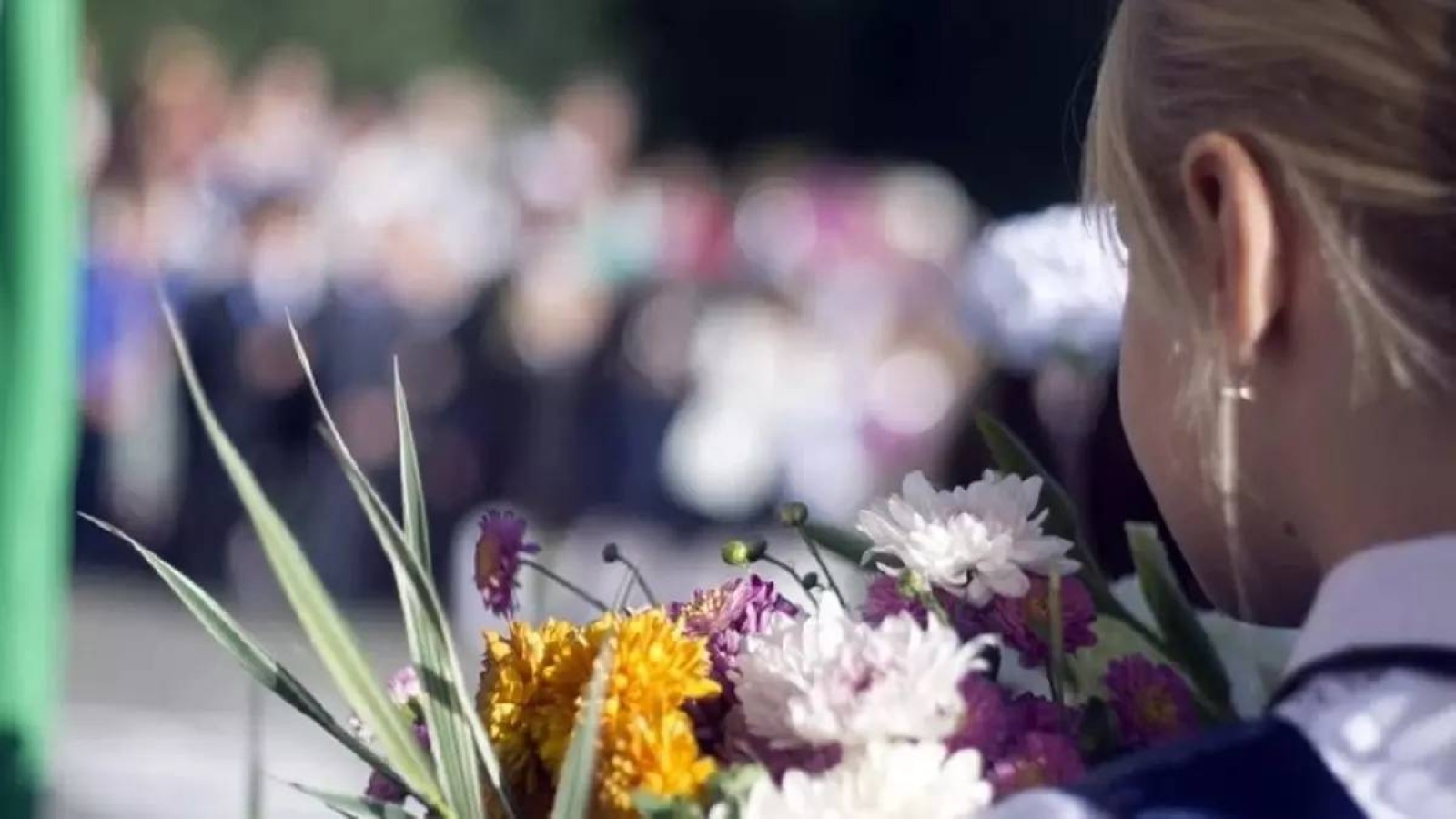 Қазақстанда 1 қыркүйекте мұғалімге гүл сыйлауға рұқсат етілмейді
