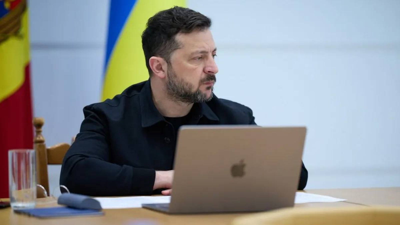 "Ресей аспаны қауіпті болып барады": Зеленский әуе компанияларына ескерту жасады