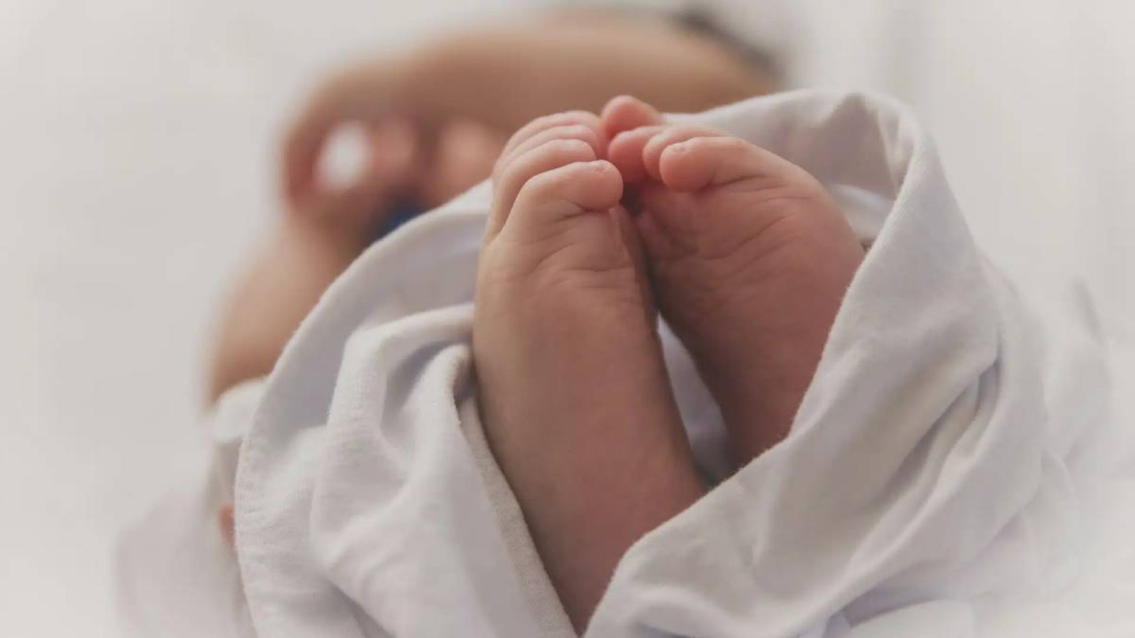 Мәскеуде 60 жастағы әйел үшінші баласын дүниеге әкелді