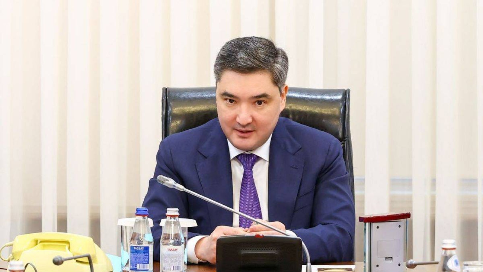 "Жұмыс істегісі келген адам жұмыс табады": Бектенов пен Еңбек министрі Қазақстандағы еңбек нарығы туралы айтты