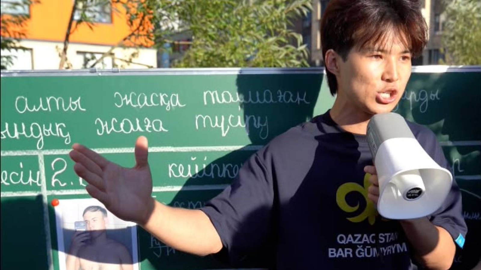 «Маған пәк қыз керек»: Астанада Жаңа адамдар екі әлеуетті педофилді әшкереледі