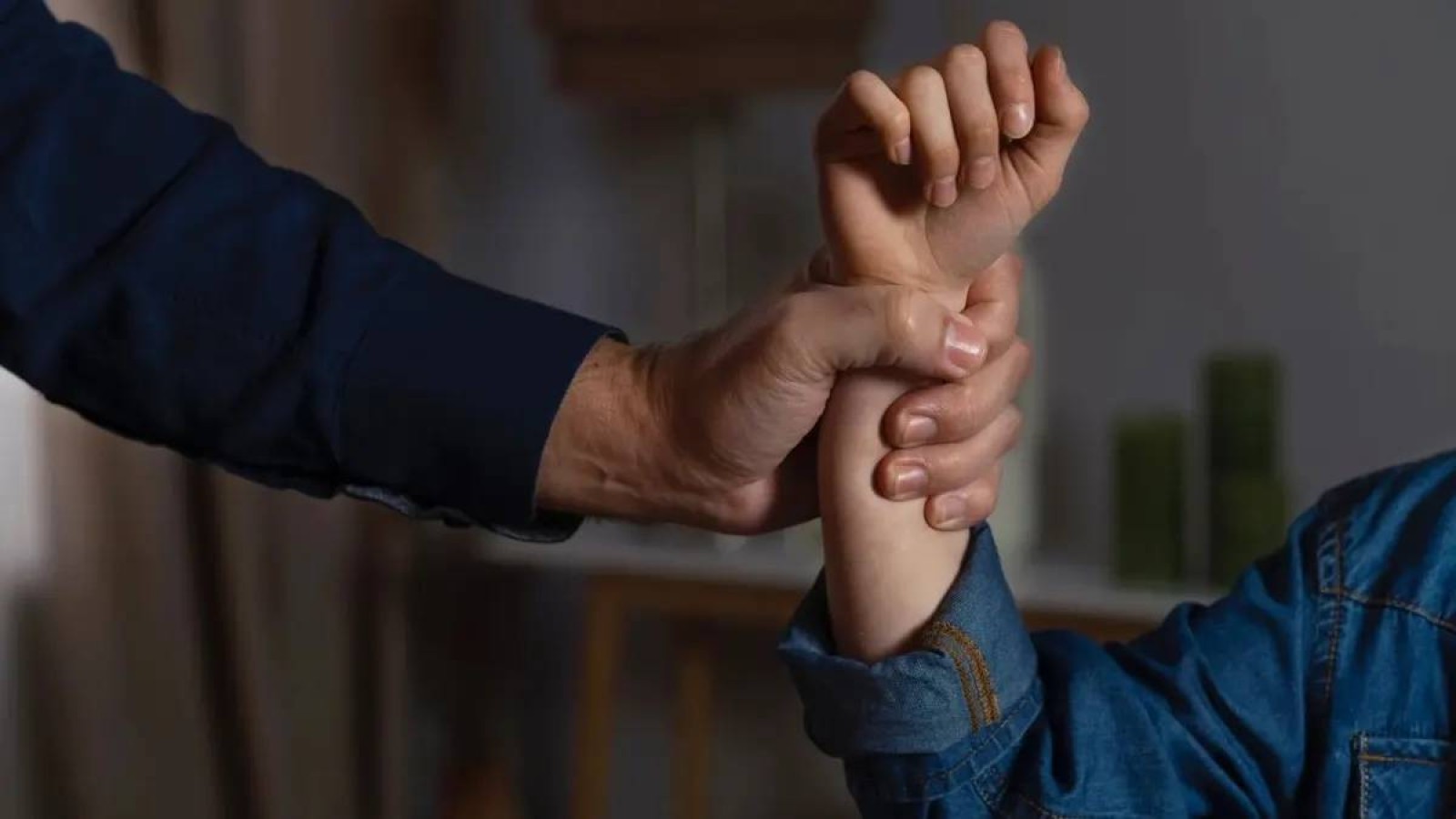 Үндістанда қазақстандық бапкер 16 жастағы қызға тиіскен