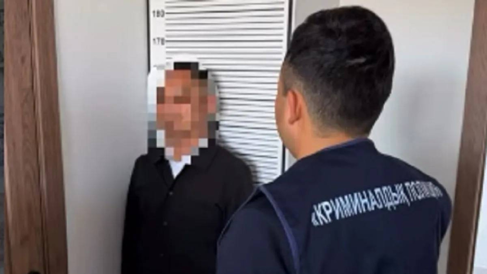 Астанаға ұшып келген жолаушы 3600 долларынан айырылды: Күдікті қонақүйден ұсталды