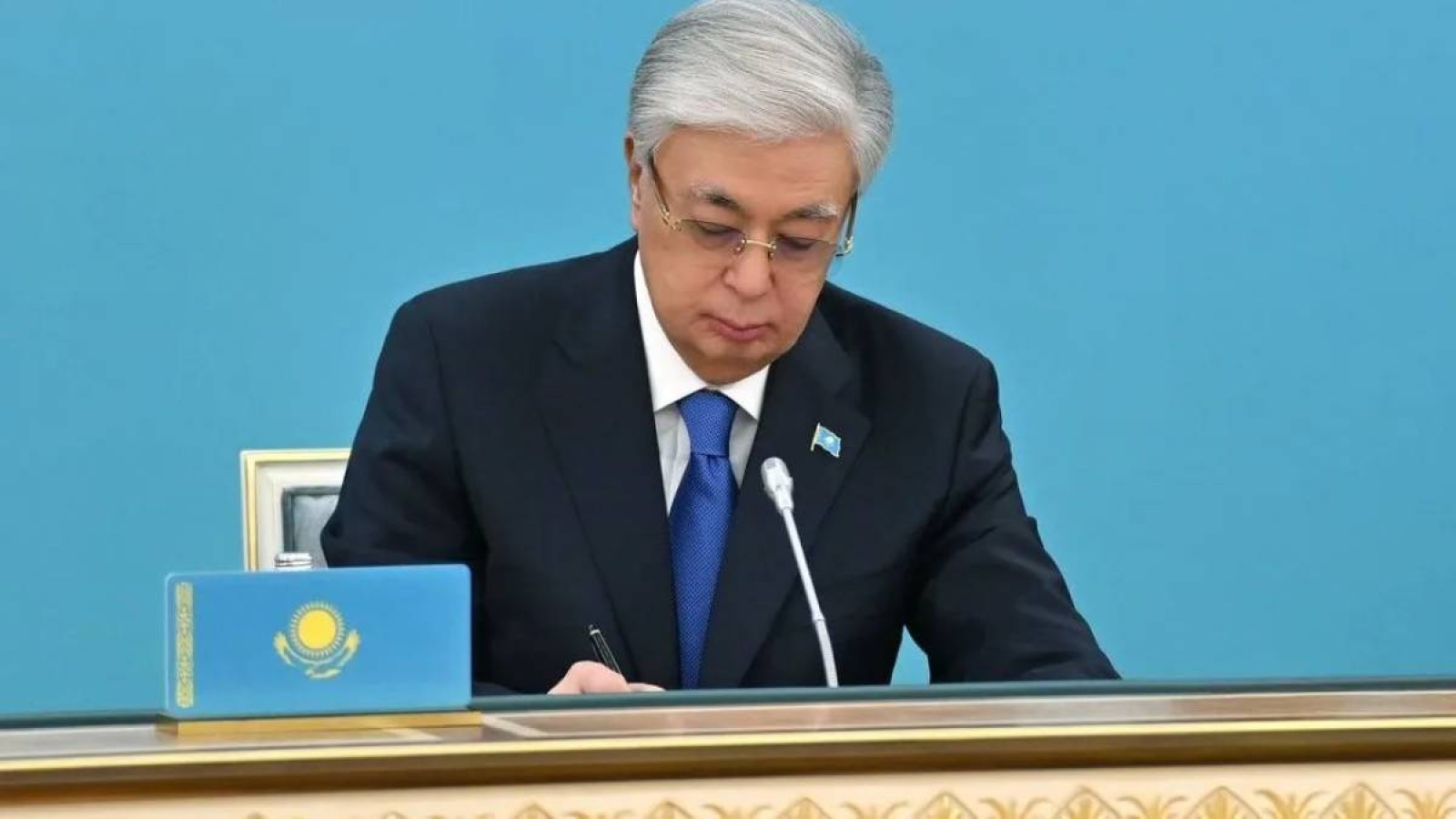 Тоқаев Президент әкімшілігінде ауыс-түйіс жасады