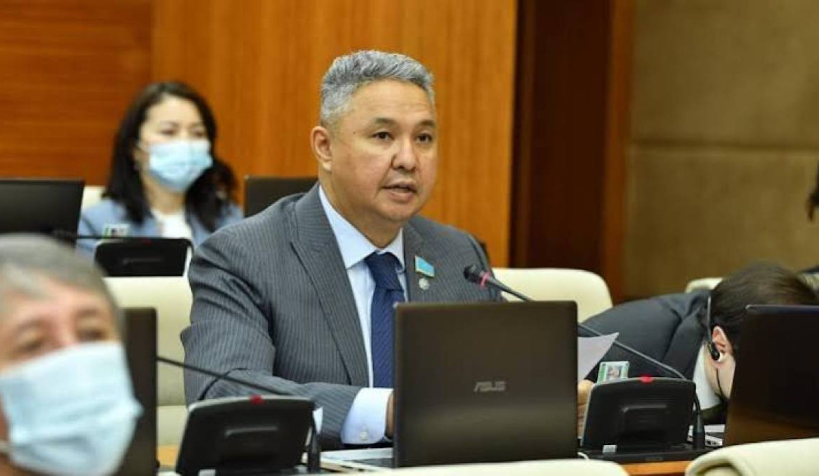Азат Перуашев "Ақ жол" партиясы төрағалығынан кететінін мәлімдеді