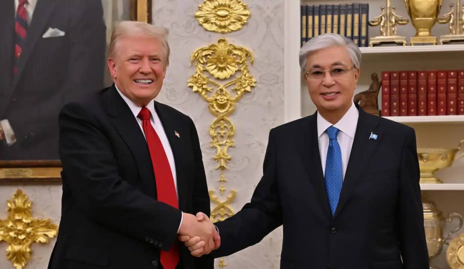 Тоқаев Дональд Трампты туған күнімен құттықтады