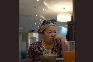 Өзі үшін туған – мейрамхана басшылығы көпбалалы ананы жылатып қойды (ВИДЕО)