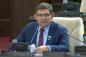Депутат Пономарёв орыстілділерді қазақ тілін белсенді үйренуге шақырды