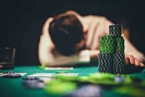 Ұлытау облысында лудоманияға бой алдырған шенеунік қызметінен босатылды